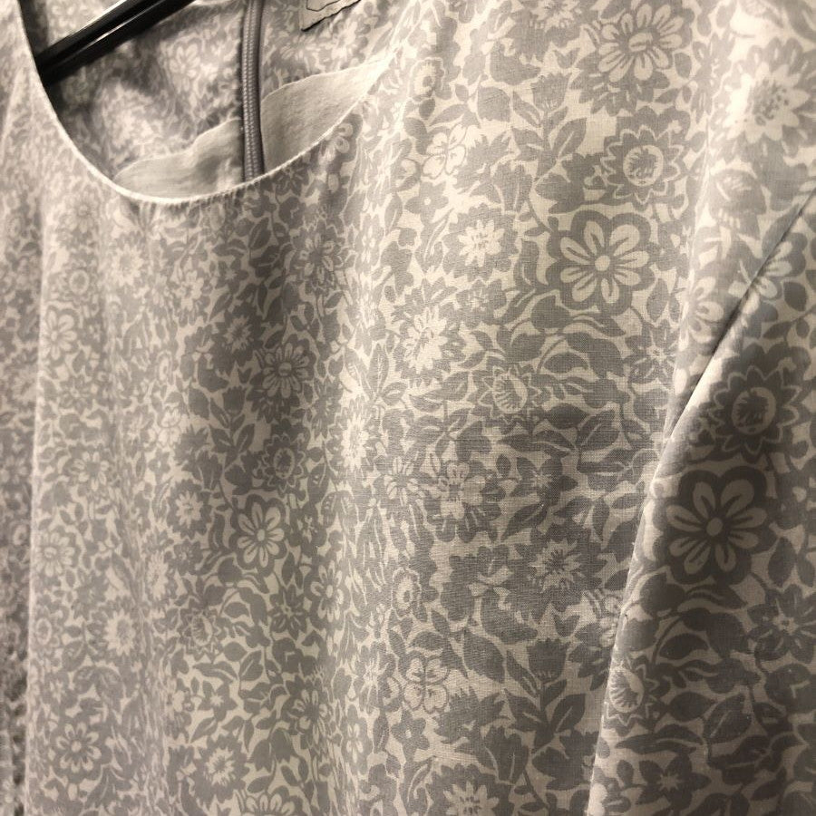 フラワープリント ノースリーブワンピース(Mサイズ/グレー/BEAMS LIGHTS Women's(ビームスライツ ウィメンズ))USED