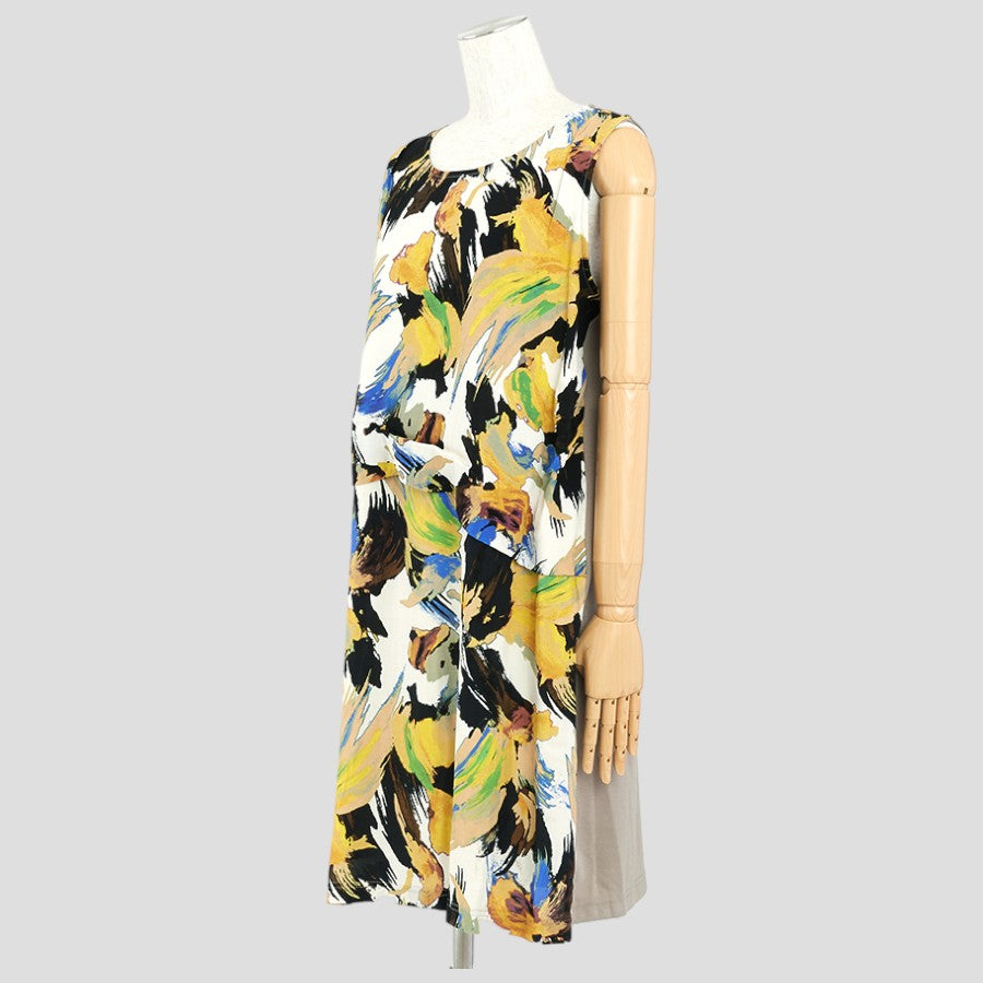 ボタニカル柄風タックワンピース(Mサイズ／ベージュ／Bou Jeloud(ブージュルード))USED