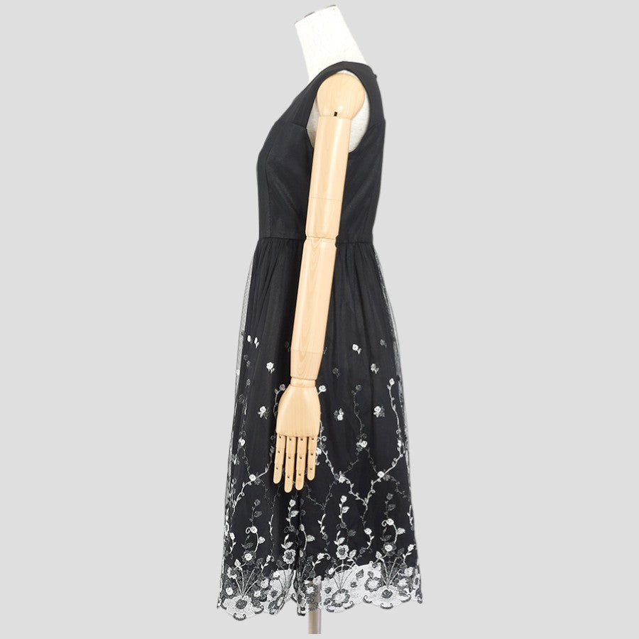 裾スカラ刺繍ドレスワンピース(Mサイズ／ブラック／Dear Princess(ディアプリンセス))USED
