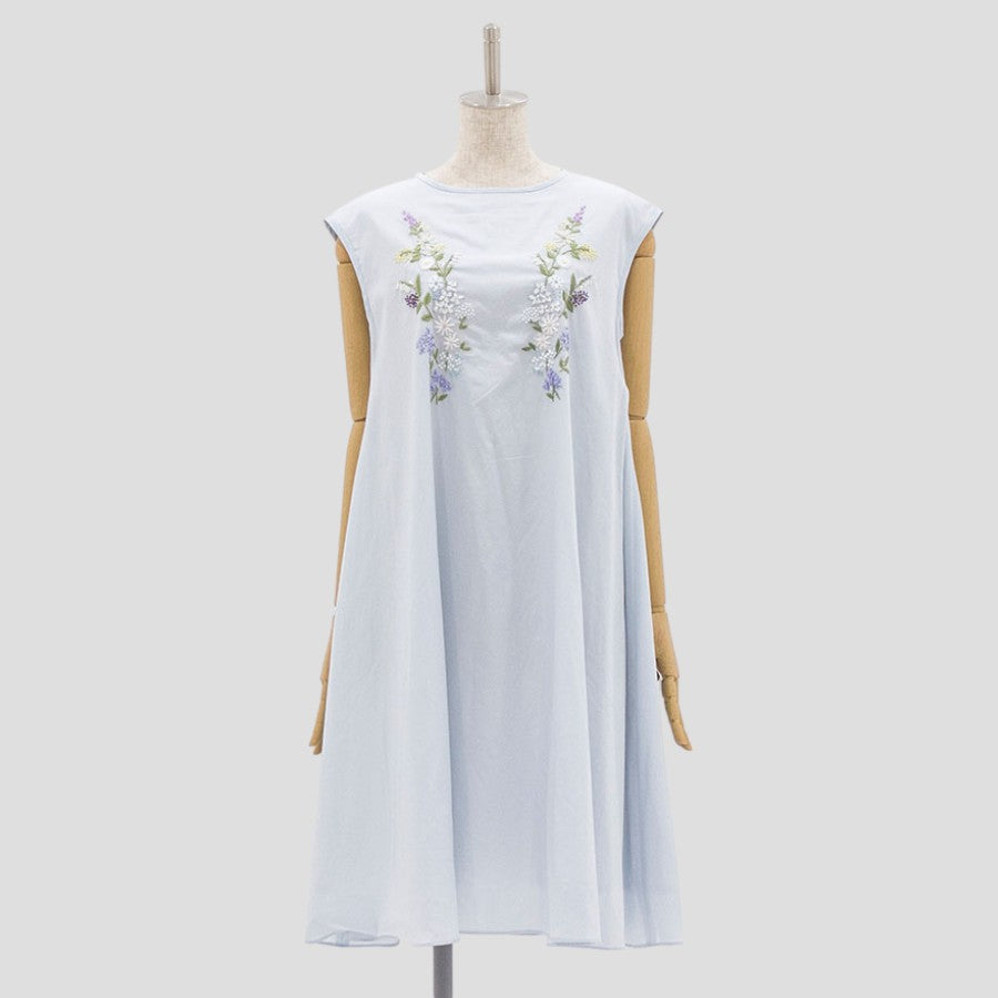 フラワー刺しゅうフレアワンピース(Sサイズ／ブルー・水色／anatelier(アナトリエ))USED