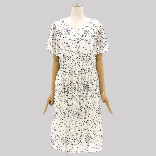 アニマルプリントワンピース(Mサイズ／ホワイト／FABIA(ファビア))USED