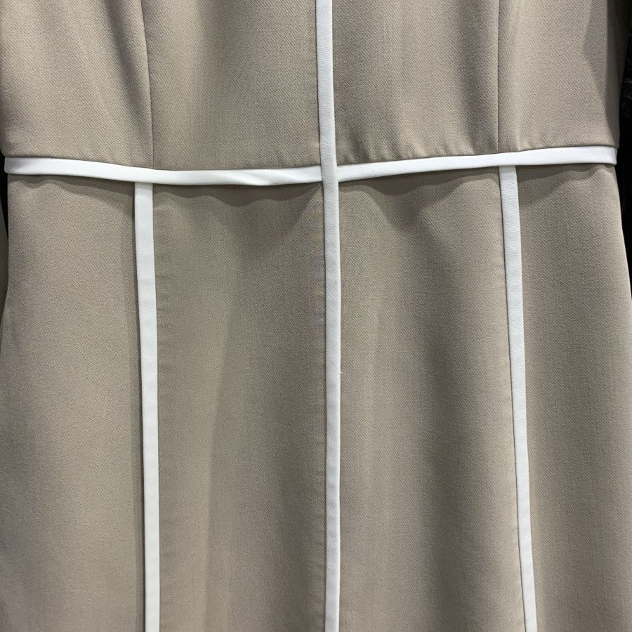 二重織ストレッチ・ラインワンピース(Mサイズ／ベージュ／DoCLASSE(ドゥクラッセ)),春,秋,冬,USED