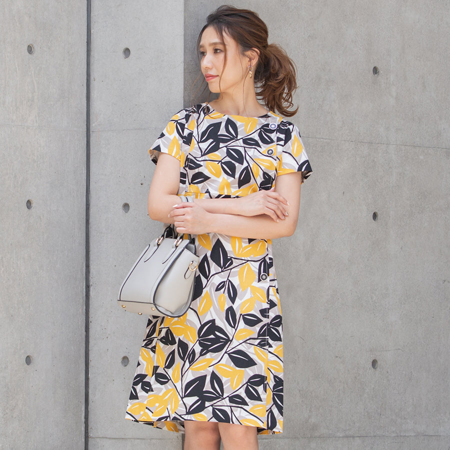 ストレッチピケ・ボタンワンピース(Mサイズ／イエロー／DoCLASSE(ドゥクラッセ))USED