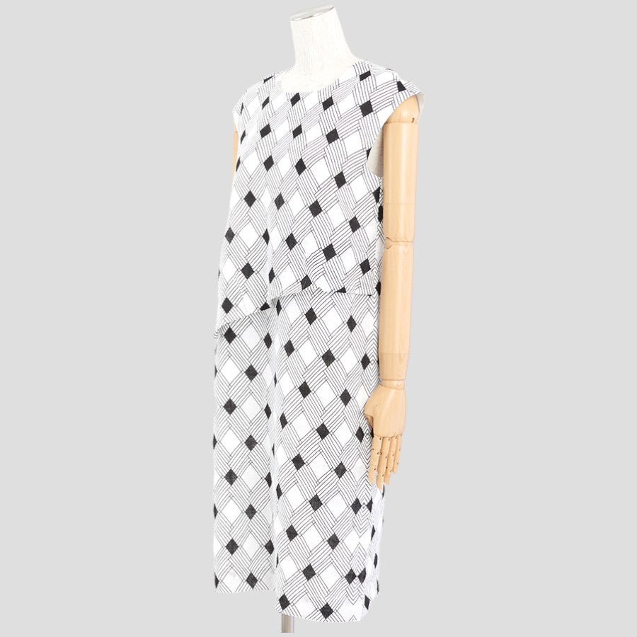 ジオメトリック柄ワンピース(Mサイズ／ブラック／DoCLASSE(ドゥクラッセ))USED